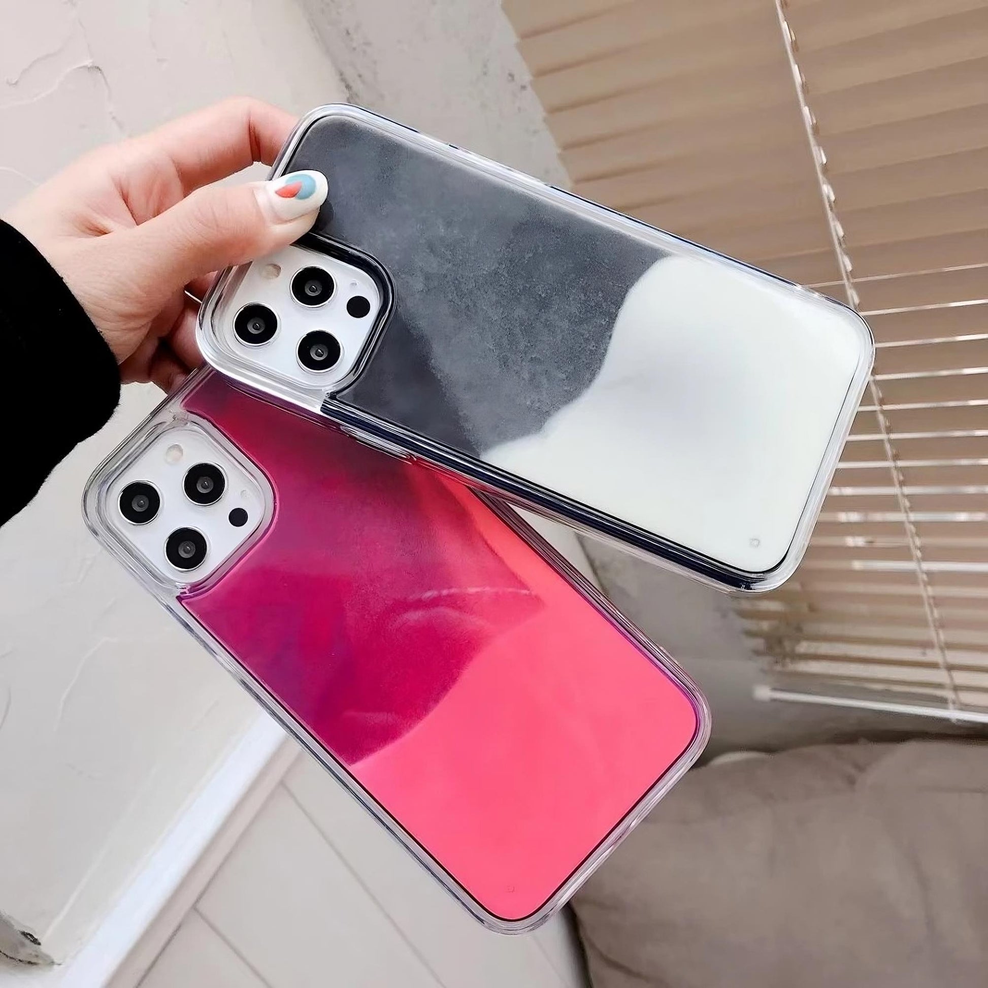 Luminous Quicksand Phone Case – Glow-in-the-Dark Liquid Glitter Cover