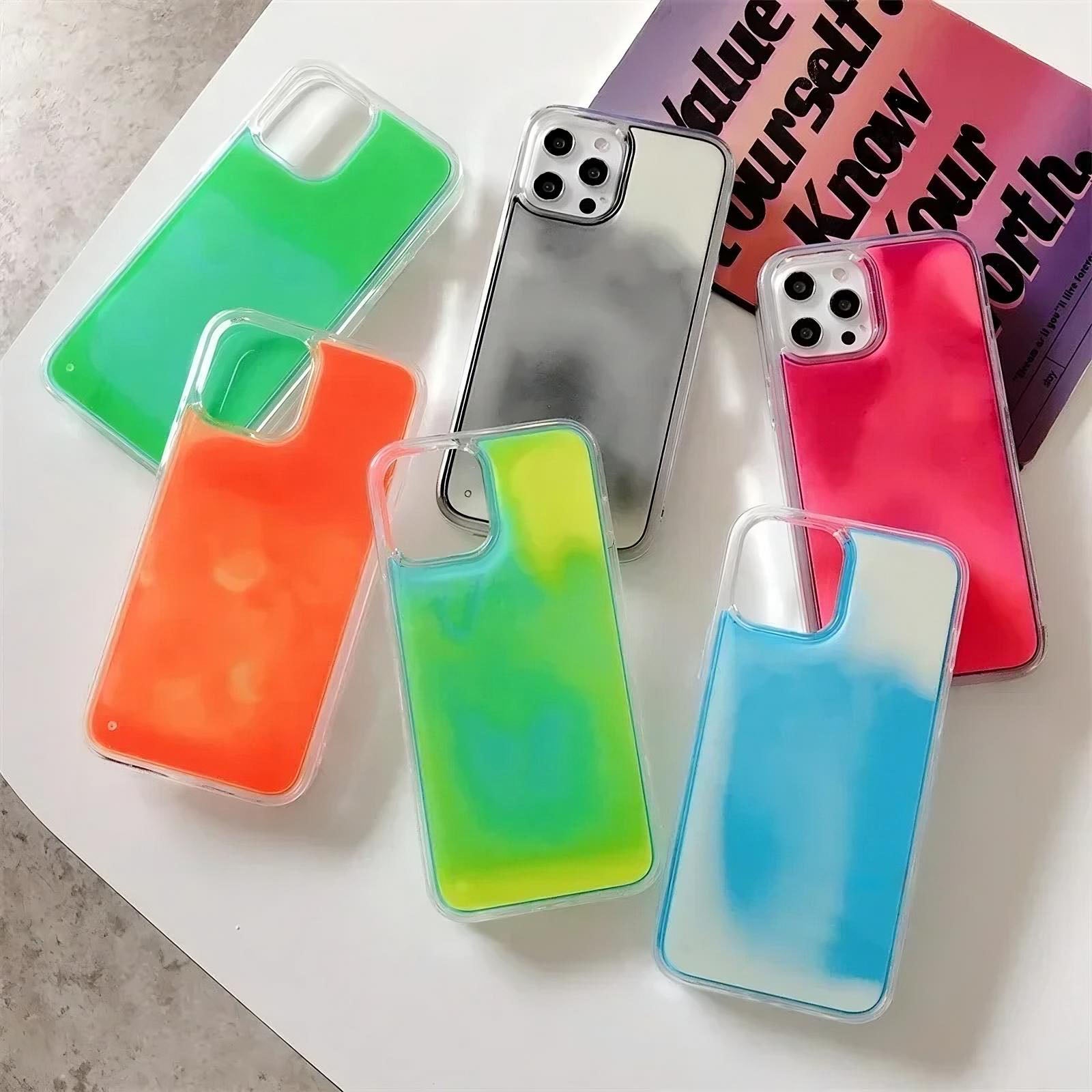 Luminous Quicksand Phone Case – Glow-in-the-Dark Liquid Glitter Cover